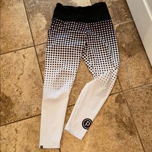 Onzie Pure barre leggings medium